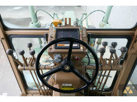 Osztályosok 2007 Caterpillar 130G Ex-army (40)