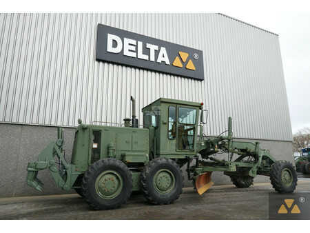 Osztályosok 2007 Caterpillar 130G Ex-army (5)