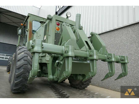 Osztályosok 2007 Caterpillar 130G Ex-army (6)