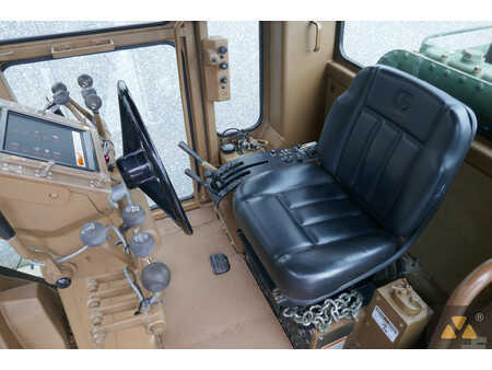 Osztályosok 2007 Caterpillar 130G Ex-army (7)