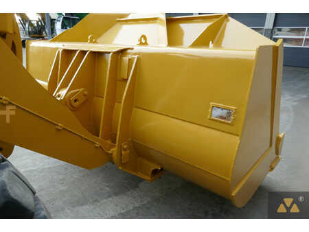 Ładowarki kołowe 2016 Caterpillar 966M (15)