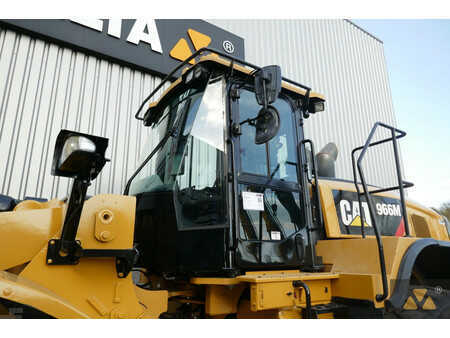 Ładowarki kołowe 2016 Caterpillar 966M (17)