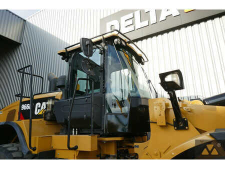 Ładowarki kołowe 2016 Caterpillar 966M (18)