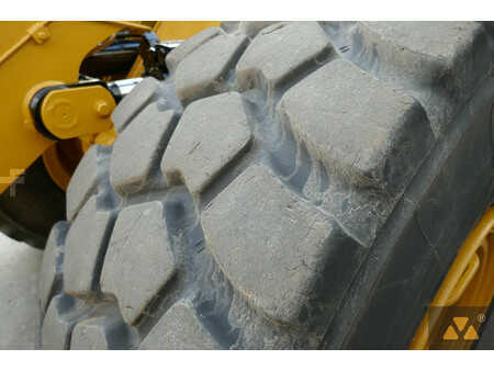 Ładowarki kołowe 2016 Caterpillar 966M (22)