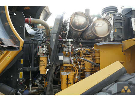 Ładowarki kołowe 2016 Caterpillar 966M (27)