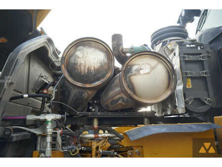 Ładowarki kołowe 2016 Caterpillar 966M (30)