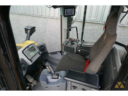 Ładowarki kołowe 2016 Caterpillar 966M (7)