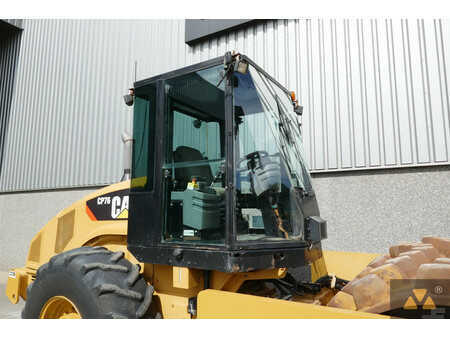 Single drum compactors 2009 Caterpillar CP76 (10)