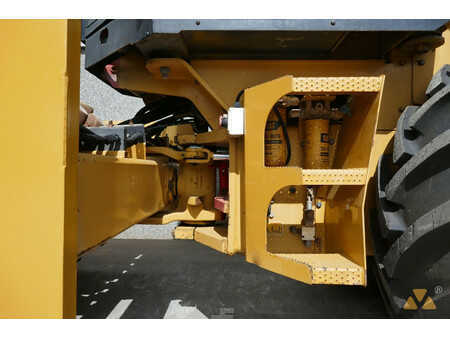 Single drum compactors 2009 Caterpillar CP76 (17)