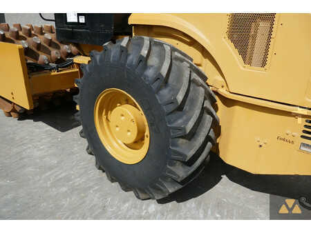 Single drum compactors 2009 Caterpillar CP76 (24)