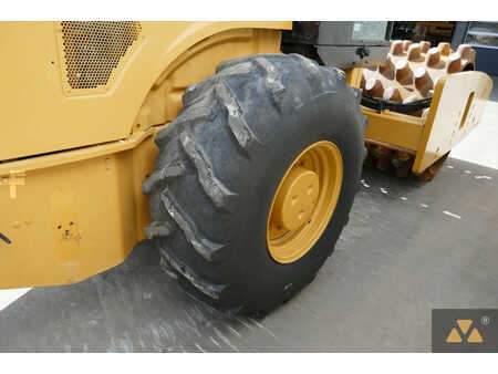 Single drum compactors 2009 Caterpillar CP76 (25)