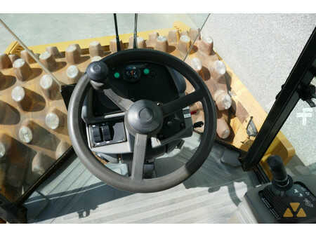 Single drum compactors 2009 Caterpillar CP76 (29)