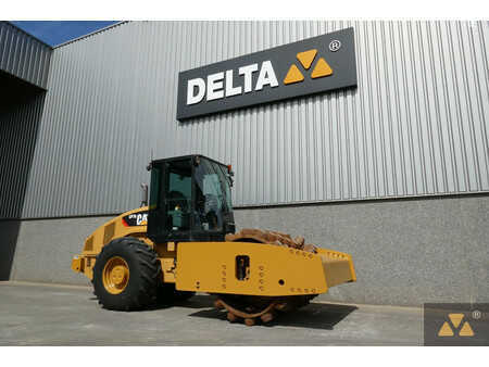 Single drum compactors 2009 Caterpillar CP76 (3)