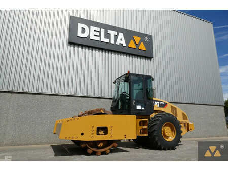 Single drum compactors 2009 Caterpillar CP76 (4)