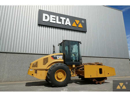 Single drum compactors 2009 Caterpillar CP76 (5)