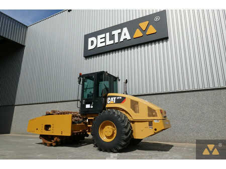 Single drum compactors 2009 Caterpillar CP76 (6)