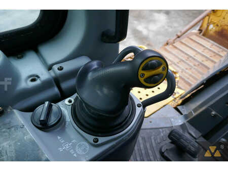 Telaketjupuskutraktorit 2008 Komatsu D65PX-15EO (38)