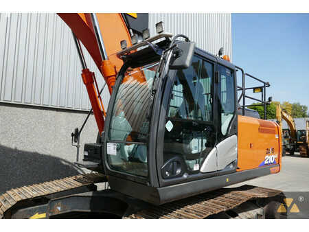 Kettenbagger 2021 Hitachi ZX210LC-6 (13)