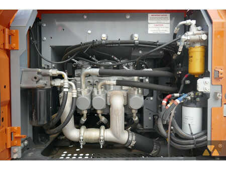 Kettenbagger 2021 Hitachi ZX210LC-6 (16)