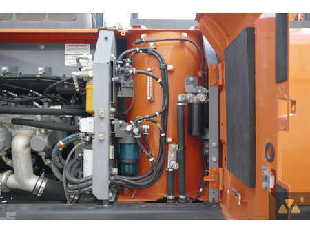 Kettenbagger 2021 Hitachi ZX210LC-6 (17)