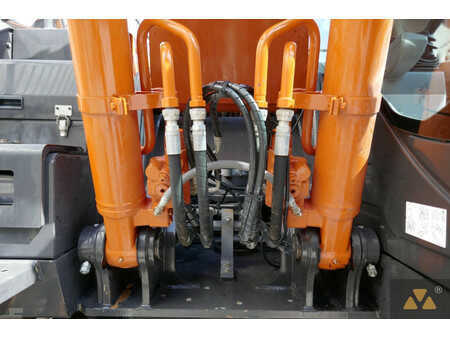 Kettenbagger 2021 Hitachi ZX210LC-6 (20)