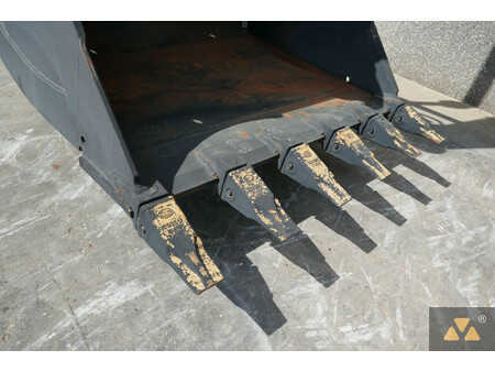 Kettenbagger 2021 Hitachi ZX210LC-6 (26)