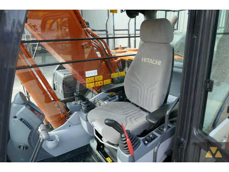 Kettenbagger 2021 Hitachi ZX210LC-6 (7)