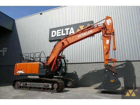 Kettenbagger 2021 Hitachi ZX210LC-6 (8)