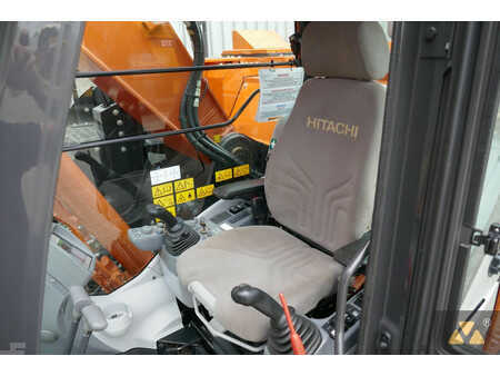 Hitachi ZX225USLC-6