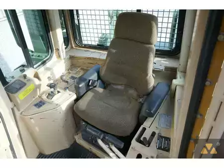 Planierraupe 1995 Caterpillar D7H II Ex-army (7)