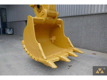 Kettenbagger 2020 Caterpillar 352F (6)