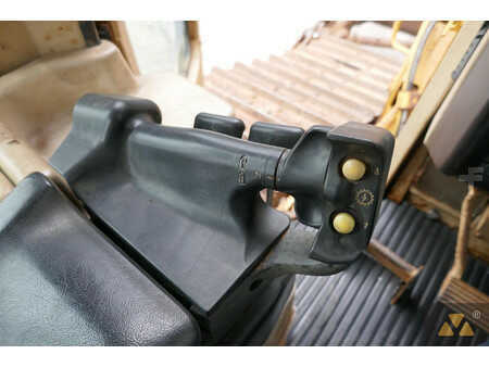 Bulldozer 1999 Caterpillar D6M LGP (40)