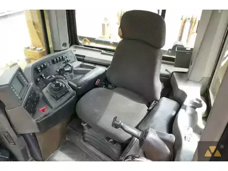 Bulldozere 2006 Caterpillar D8T (7)