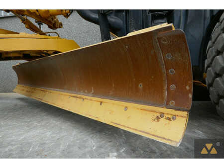 Livellatrici 2008 Caterpillar 140M (13)