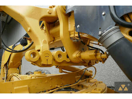 Livellatrici 2008 Caterpillar 140M (14)