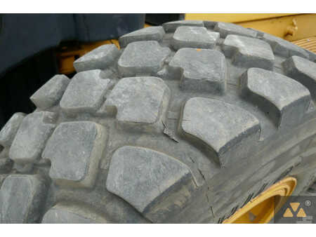 Livellatrici 2008 Caterpillar 140M (21)