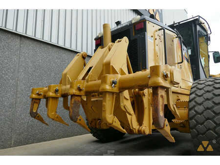 Livellatrici 2008 Caterpillar 140M (9)