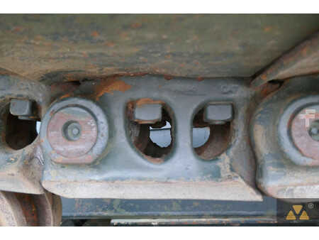 Grondschuivers 2009 Caterpillar D7G Ex-army (38)