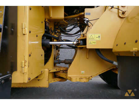 Wielladers 2022 Caterpillar 972M (29)