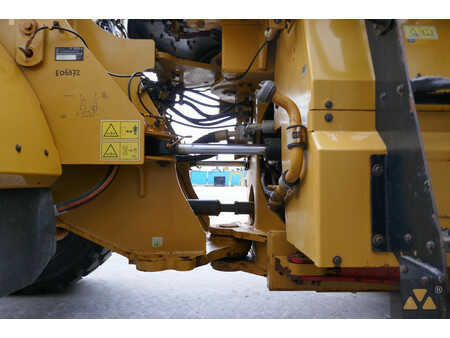 Wielladers 2022 Caterpillar 972M (30)