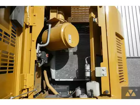 Lánctalpas kotrógép 2013 Caterpillar 328D LCR Tunnelling excavator (38)