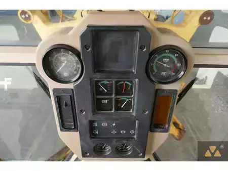 Gradere 1997 Caterpillar 140H (36)
