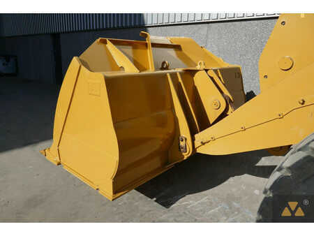 Kolové nakladače 2022 Caterpillar 950M (14)