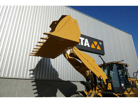 Kolové nakladače 2022 Caterpillar 950M (16)