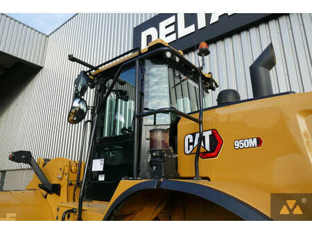 Kolové nakladače 2022 Caterpillar 950M (18)