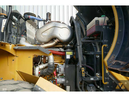 Kolové nakladače 2022 Caterpillar 950M (19)