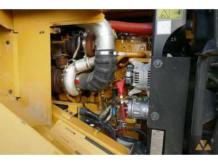 Kolové nakladače 2022 Caterpillar 950M (21)