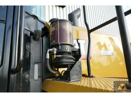 Kolové nakladače 2022 Caterpillar 950M (32)