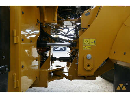 Kolové nakladače 2022 Caterpillar 950M (34)