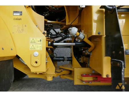 Kolové nakladače 2022 Caterpillar 950M (35)